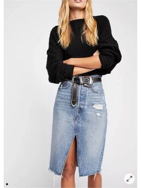 Levi’s Premium Denim Deconstructed Skirt Size 29 NWT